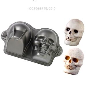 Vintage Wilton 3D Skeleton Skull Cake Pan Mold Gothic Spooky Halloween